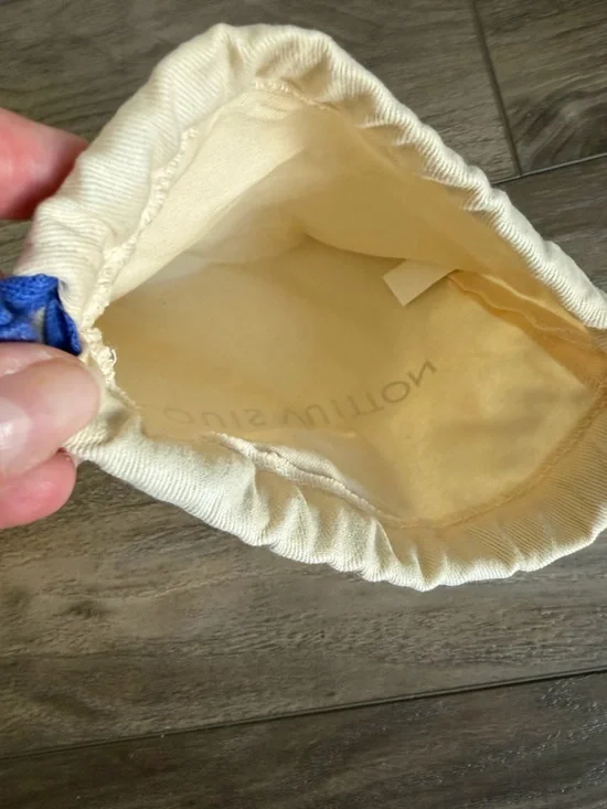 Louis Vuitton Small Drawstring Dust Bag Breathable 6.5” x 6.5” Cotton Cream Blue - Picture 5 of 6